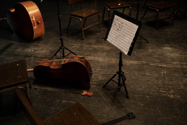 Scenos su instrumentais nuotrauka